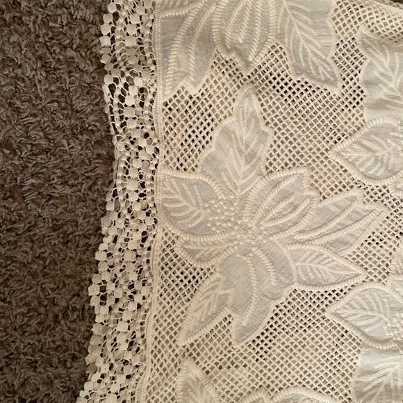 Cotten Club Crochet Off-White Top - Great option for the holidays - Picture 3 of 6